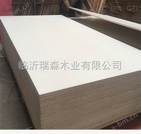 桦木杨木芯贴面板1220*2440*9mm实木板E1级多层胶合板三夹板包装板