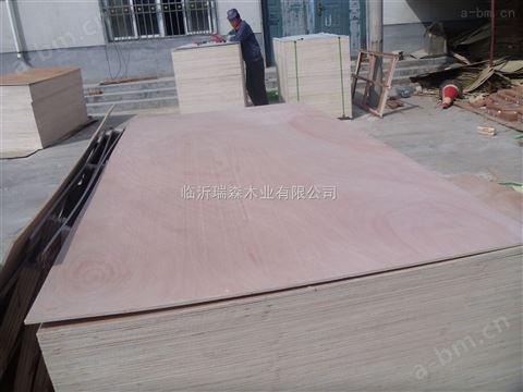 杨木芯胶合板 E1级实木三合板三夹板多层板板材