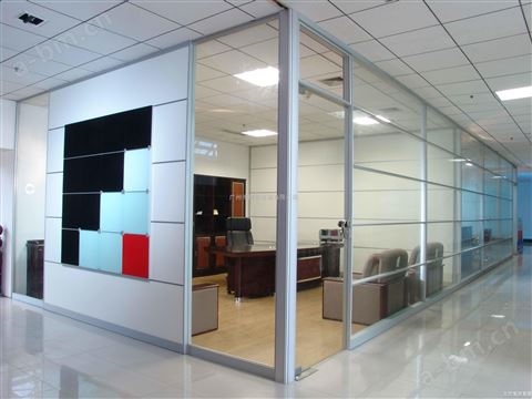 供应办公室玻璃隔断安装、铝合金玻璃隔断定做安装